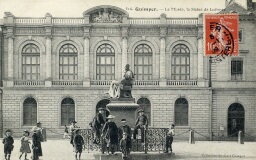 /medias/customer_2/29 Fi FONDS MOCQUE/29 Fi 637_Le Musee et la statue de Laennec en 1909_jpg_/0_0.jpg